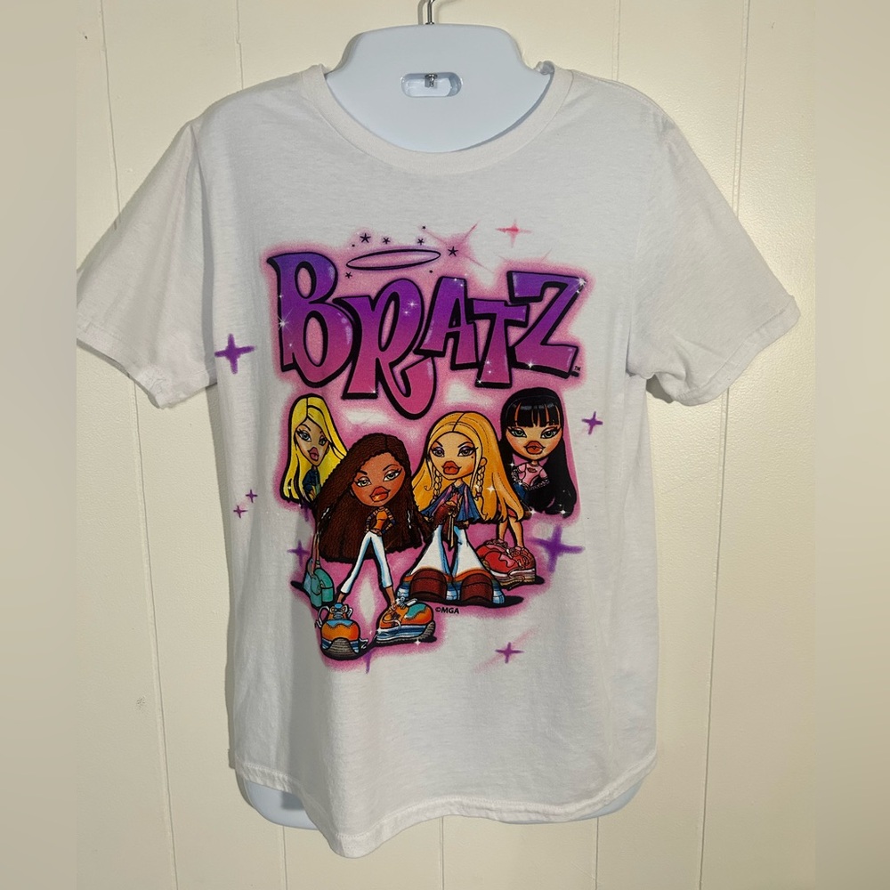 Bratz Doll Group Licensed Airbrushed Short Sleeve Tee
Solid white Cotton Blend